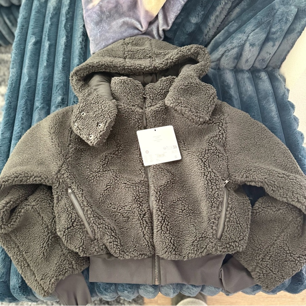 ALO Yoga Puffer Jacket